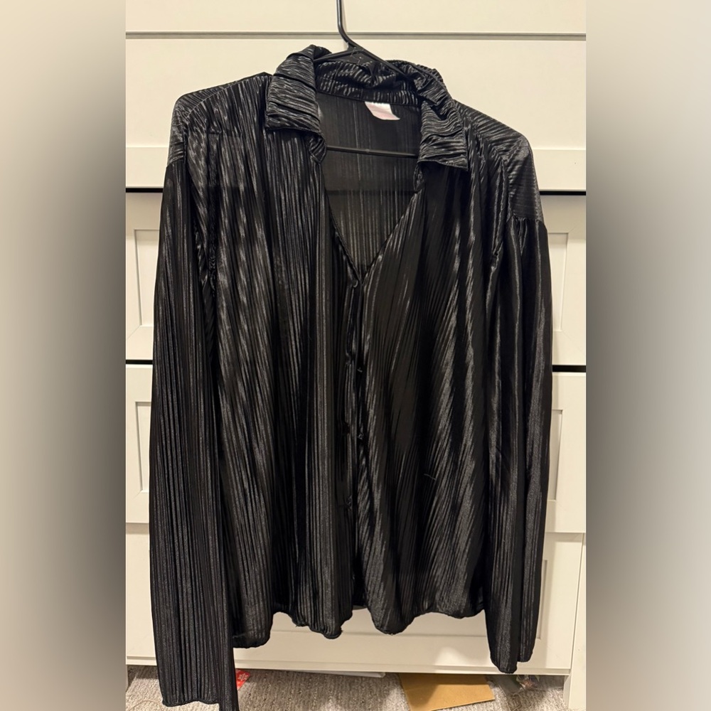 No Boundaries woman’s Shiny black Button Down Shirt